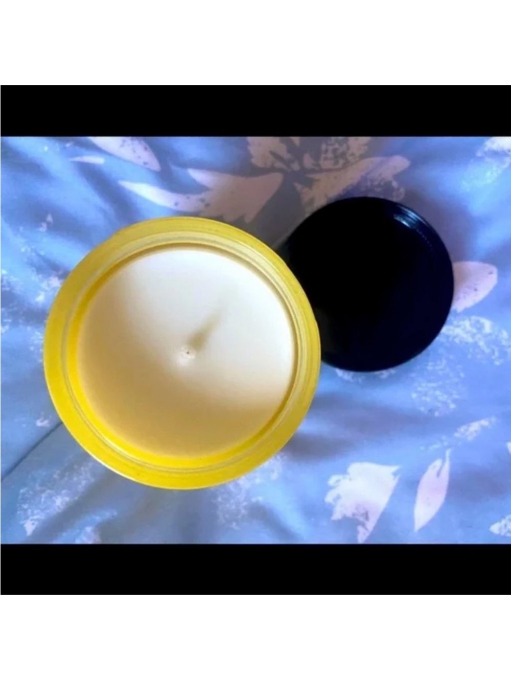 NWT Sunshine and Daffodils Single wick candle